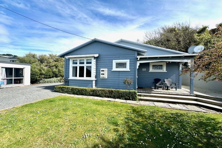 Photo of property in 14 Moana Street, Kaka Point, 9271