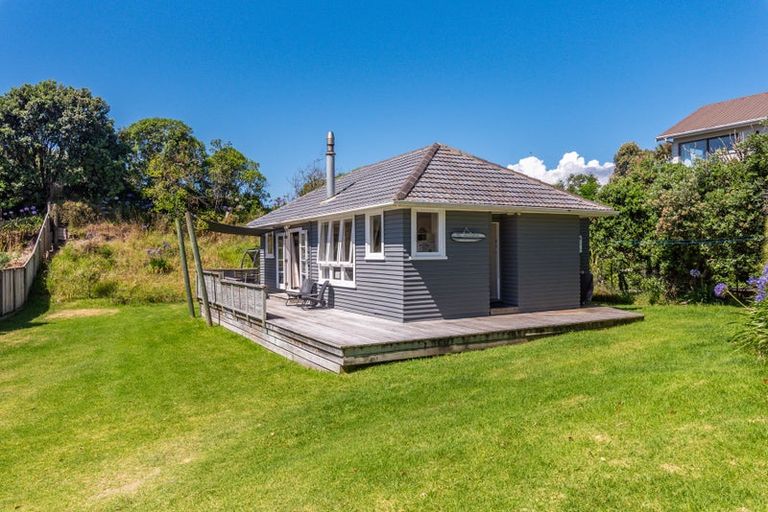 Photo of property in 7a Hona Street, Waikanae Beach, Waikanae, 5036