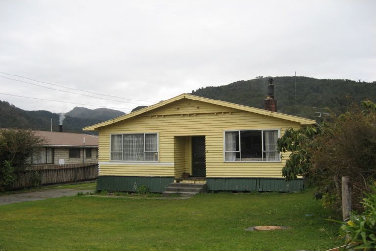 Photo of property in 4 Sutherland Street, Dunollie, Runanga, 7803