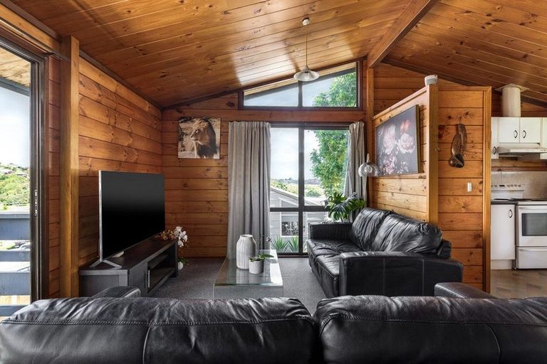 Photo of property in 375 Welcome Bay Road, Welcome Bay, Tauranga, 3112