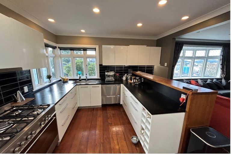 Photo of property in 9 Mckenzie Terrace, Te Aro, Wellington, 6011