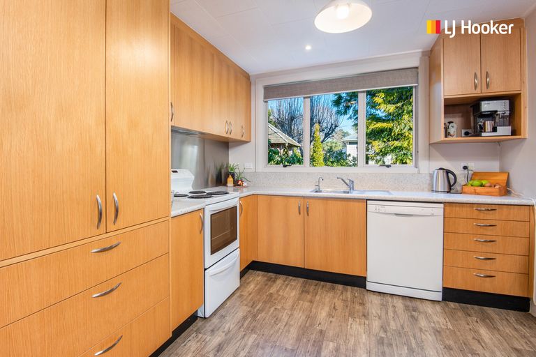 Photo of property in 290 Gladstone Road North, Mosgiel, 9092