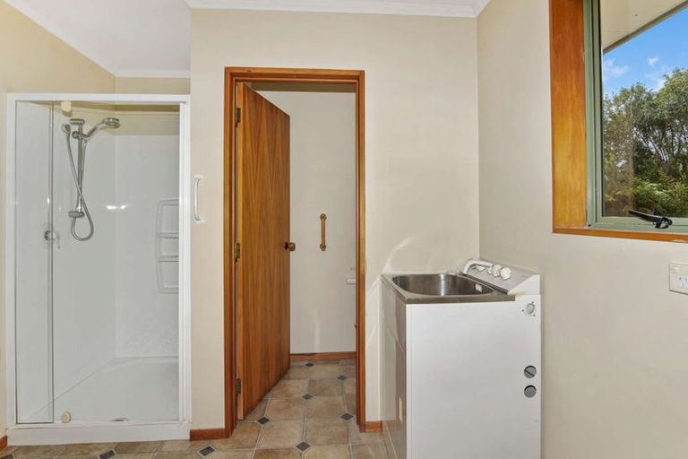 Photo of property in 37 Kew Road, Westport, 7825