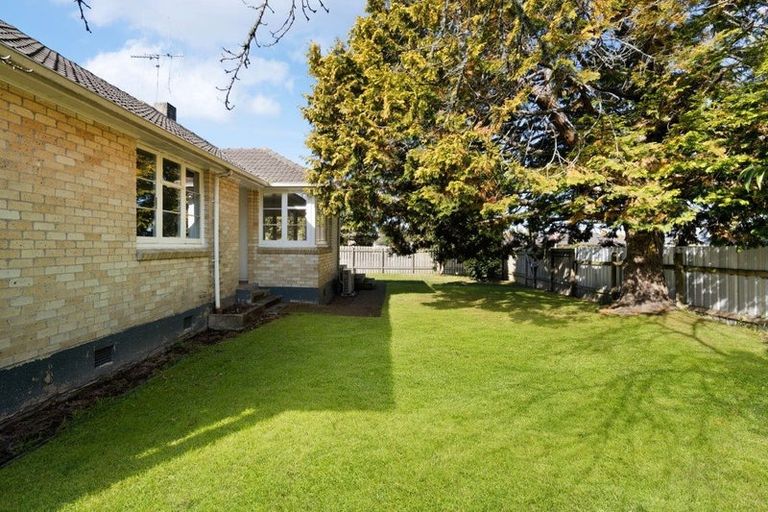 Photo of property in 2 Kenney Crescent, Fairfield, Hamilton, 3214