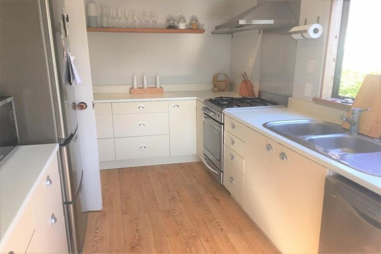 Photo of property in 4/60 Birkdale Road, Birkdale, Auckland, 0626