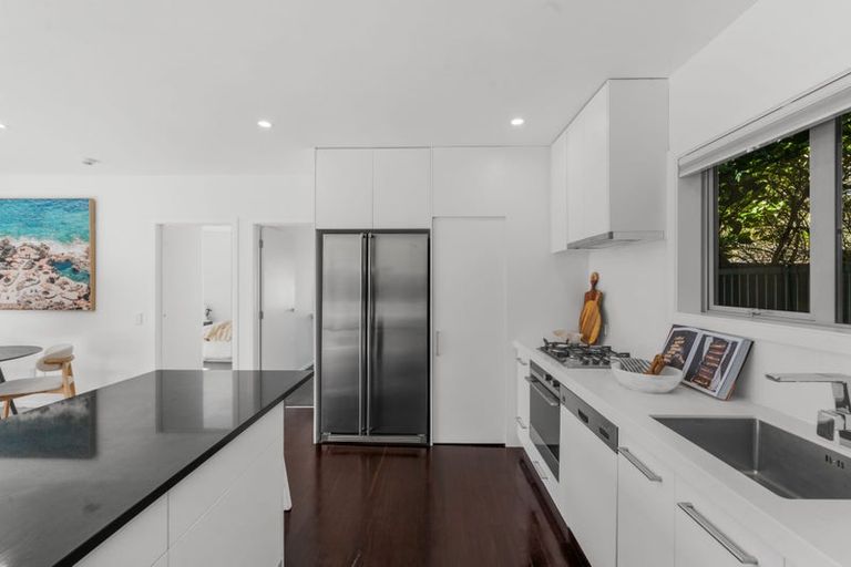 Photo of property in 1/14 Whitfield Street, Sumner, Christchurch, 8081