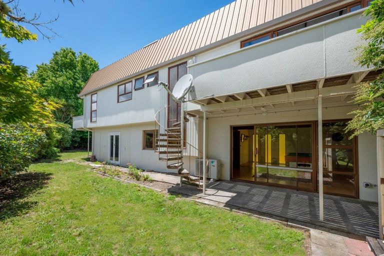 Photo of property in 10 Gibbs Place, Kinloch, Taupo, 3377