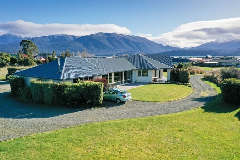 Photo of property in 56 Hawea Place, Te Anau, 9600