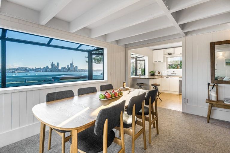 Photo of property in 5 Stanley Point Road, Stanley Point, Auckland, 0624