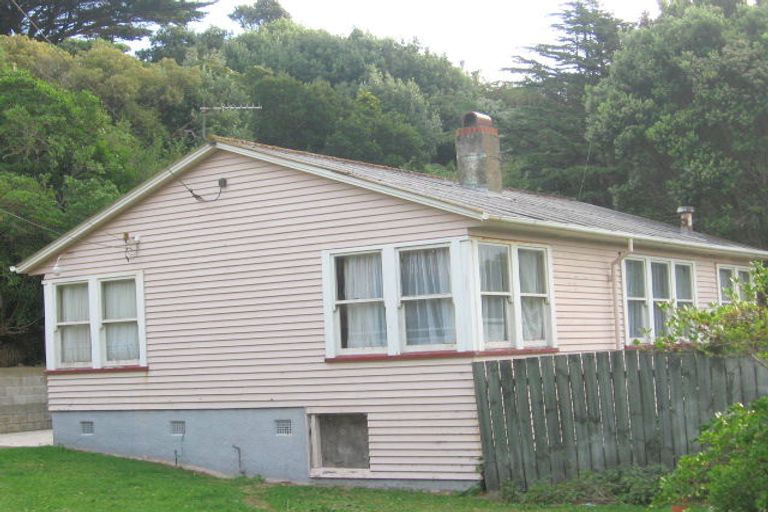 Photo of property in 22 Sidlaw Street, Strathmore Park, Wellington, 6022