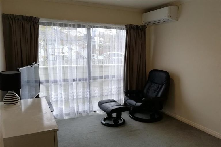 Photo of property in 19 Virginia Street, Henderson, Auckland, 0612