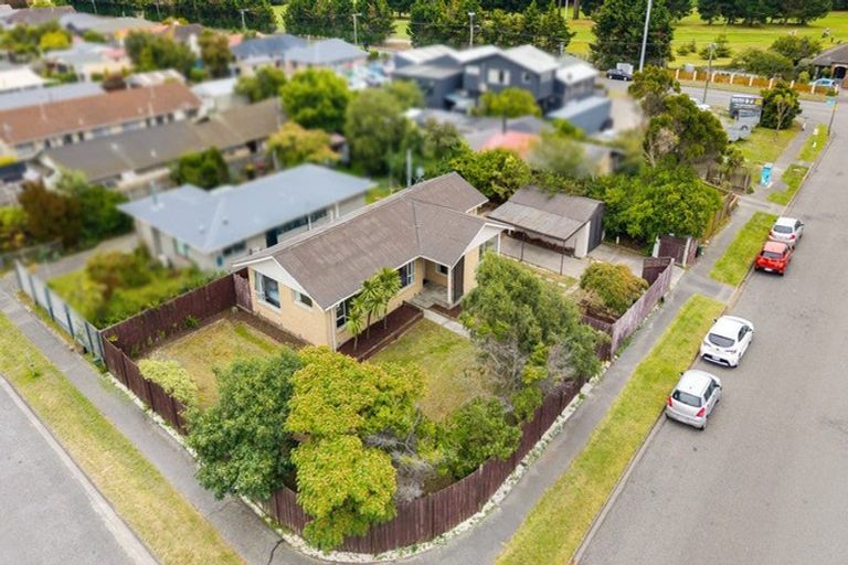 Photo of property in 131 Effingham Street, North New Brighton, Christchurch, 8083