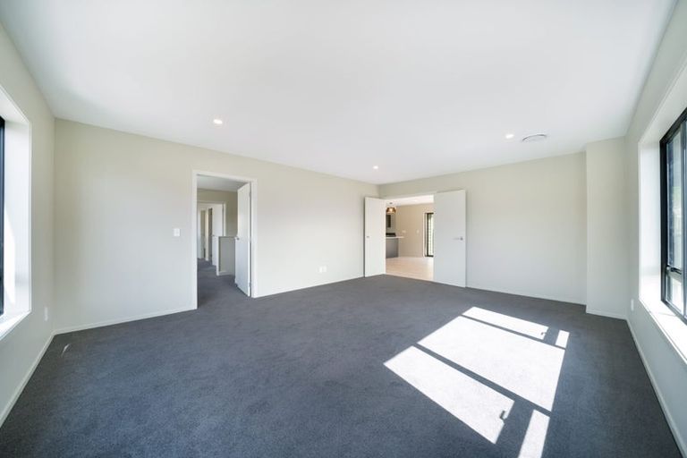 Photo of property in 5 Swinton Place, Churton Park, 6037