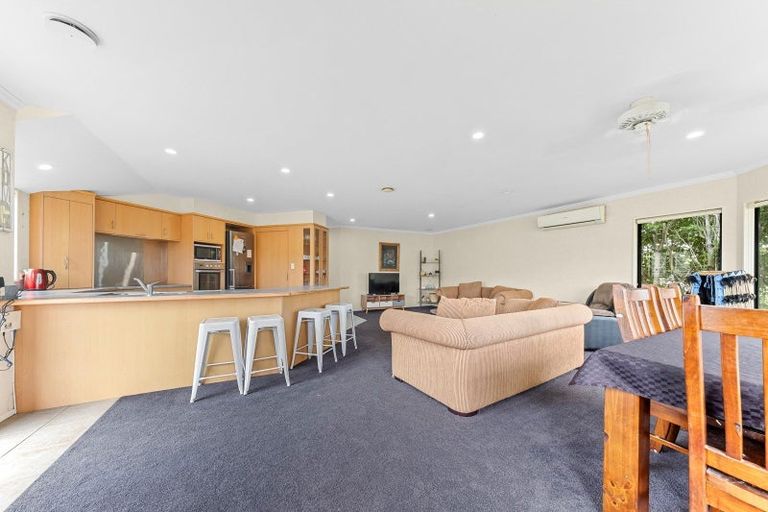 Photo of property in 10 Saint Ives Grove, Whalers Gate, New Plymouth, 4310