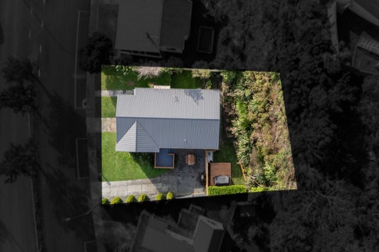 Photo of property in 113 Jamaica Drive, Grenada North, Wellington, 5028
