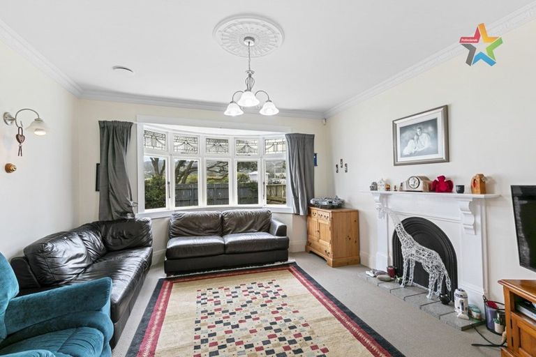 Photo of property in 85 Cambridge Terrace, Waterloo, Lower Hutt, 5011