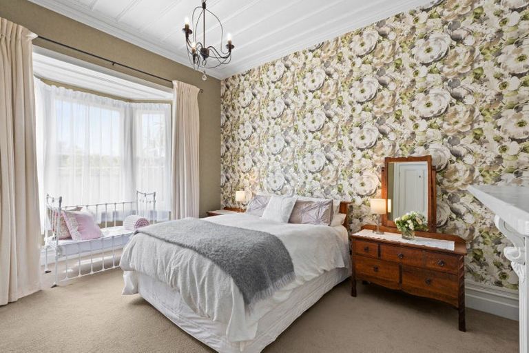 Photo of property in 4 Terrace Lane, Hospital Hill, Napier, 4110