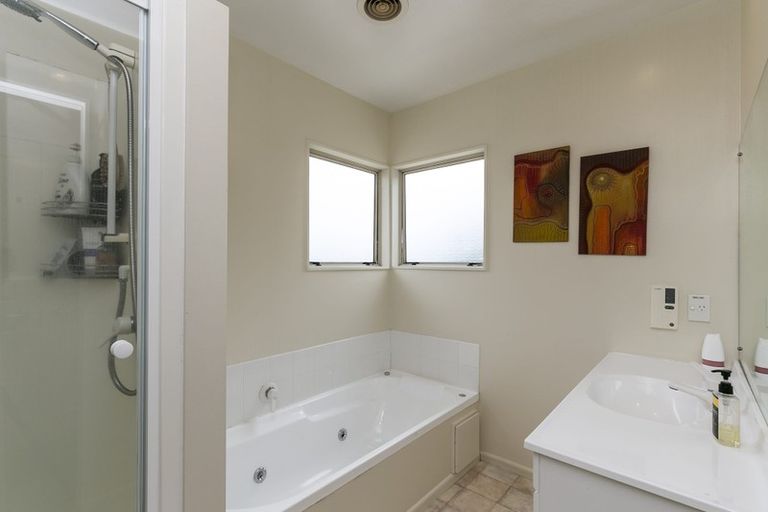 Photo of property in 24 Waverton Terrace, Churton Park, Wellington, 6037