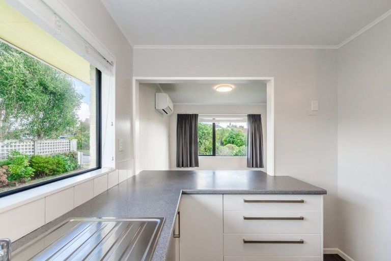 Photo of property in 10a Pohutukawa Crescent, Raumati Beach, Paraparaumu, 5032