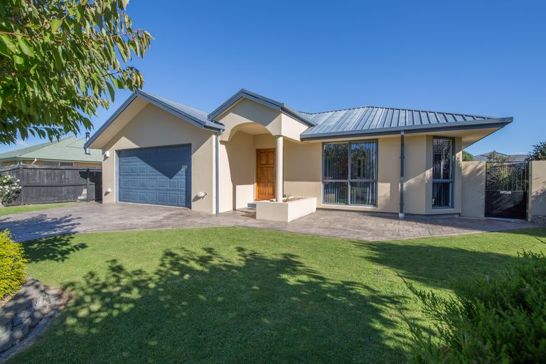 Photo of property in 16 Paget Drive, Woodend, 7610