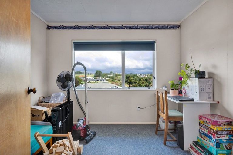 Photo of property in 9a Ballantrae Place, Highlands Park, New Plymouth, 4312
