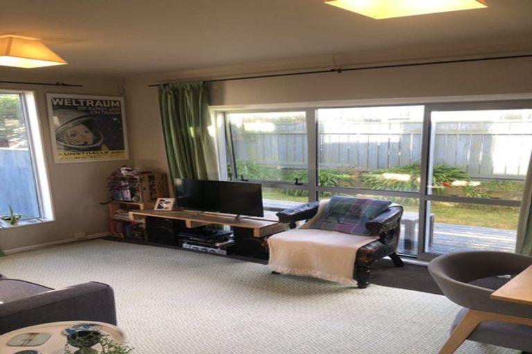 Photo of property in 1/74 Freyberg Street, Lyall Bay, Wellington, 6022