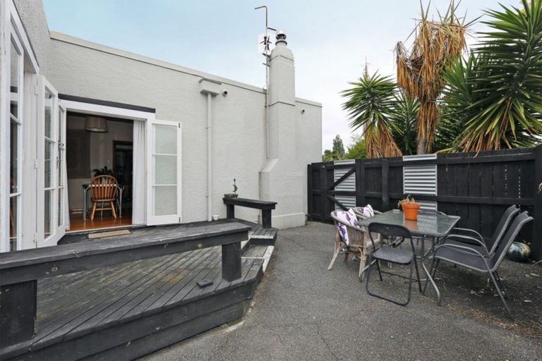 Photo of property in 100 Barden Street, Mayfair, Hastings, 4122