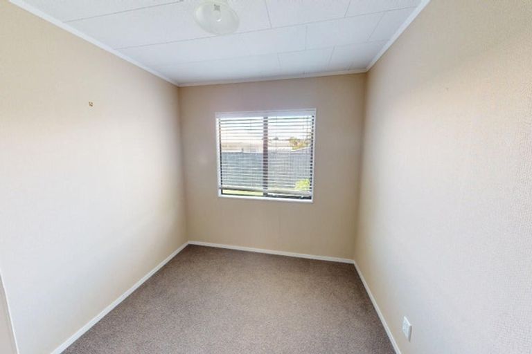Photo of property in 126 Roberts Line, Kelvin Grove, Palmerston North, 4414