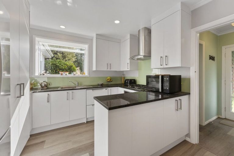 Photo of property in 12 Kiwi Street, Heretaunga, Upper Hutt, 5018