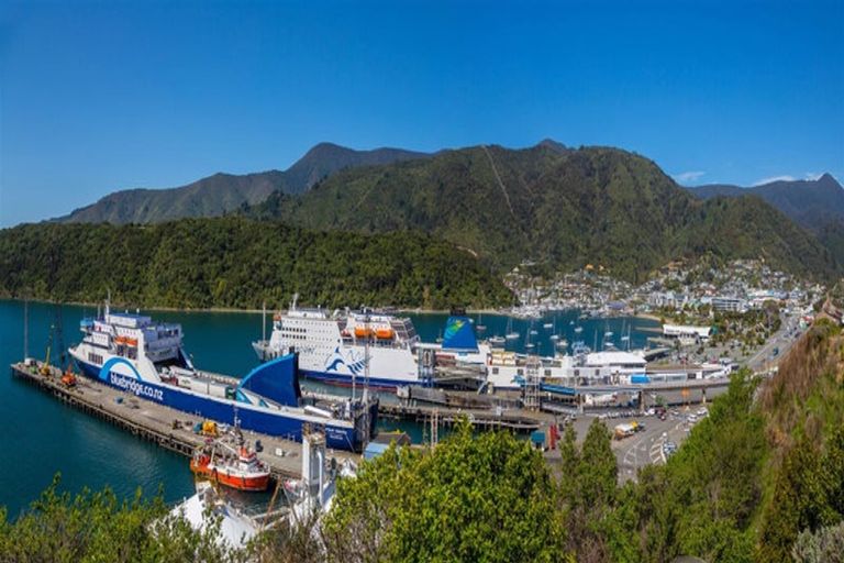 Photo of property in Oxleys Rock Apartments, 304/6 London Quay, Picton, 7220