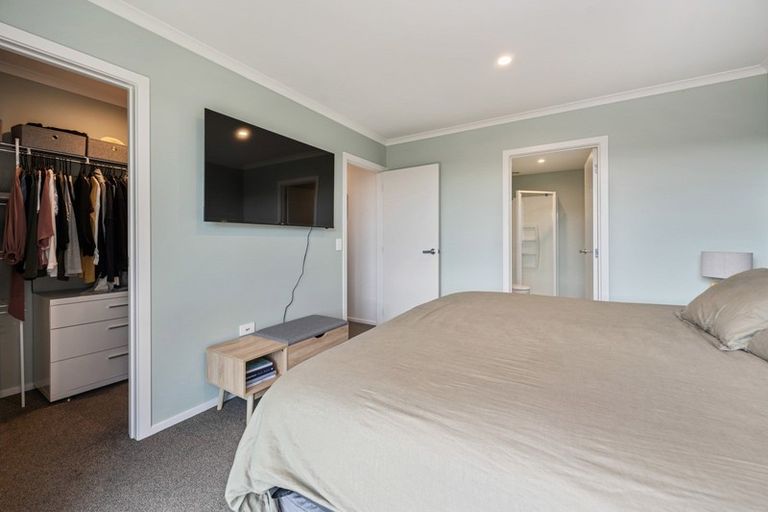 Photo of property in 12 Karaka Place, Kinloch, Taupo, 3377