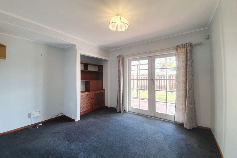 Photo of property in 133 Riverpark Crescent, Henderson, Auckland, 0610