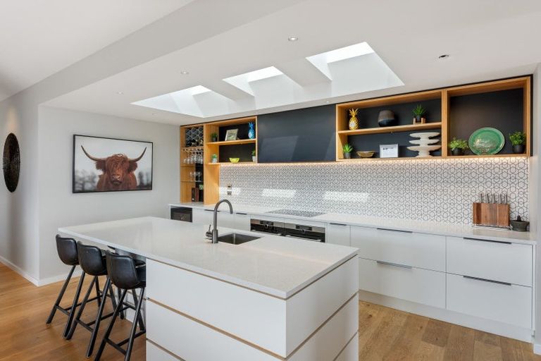 Photo of property in 15 Karekare Road, Raumati South, Paraparaumu, 5032