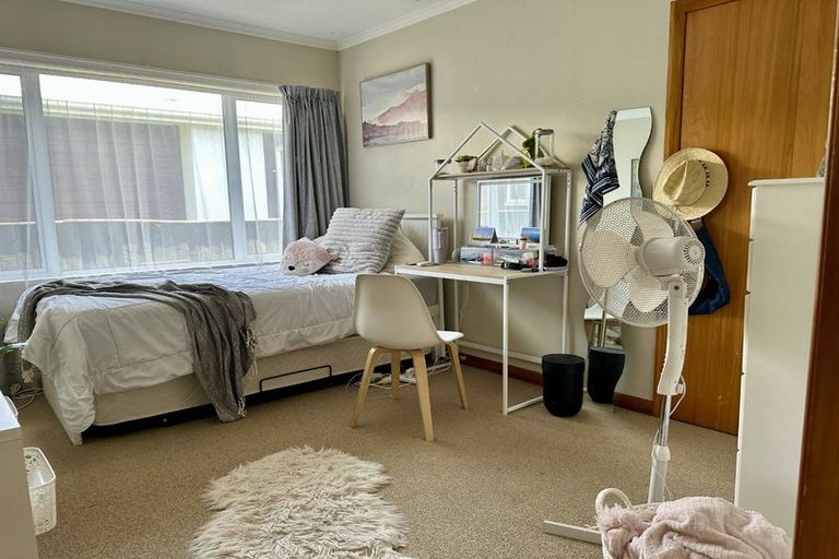 Photo of property in 12 Park Road, West End, Palmerston North, 4412