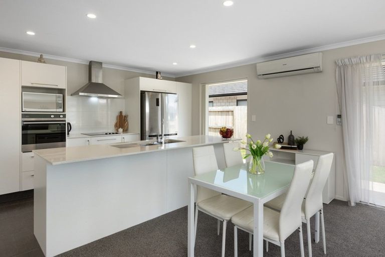 Photo of property in 20 Rotomanu Place, Pyes Pa, Tauranga, 3112