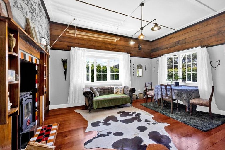 Photo of property in 21 Egmont Street, Patea, 4520