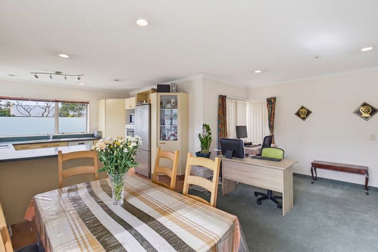 Photo of property in 74 Guildford Drive, Paraparaumu, 5032