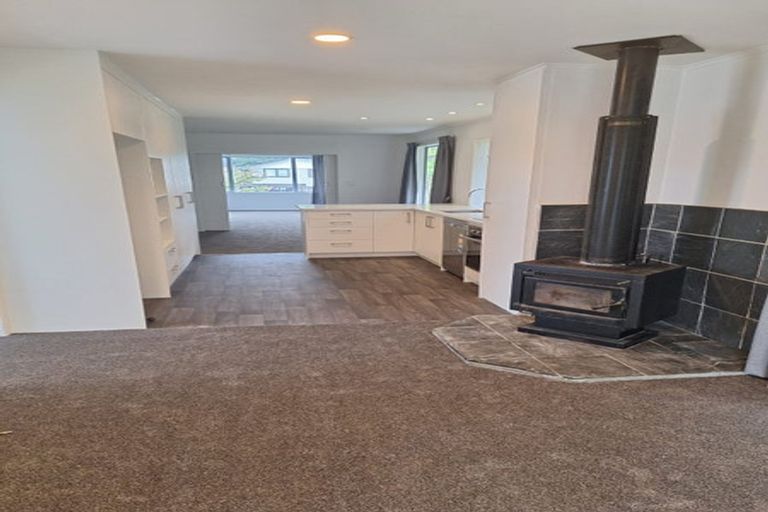 Photo of property in 137 Reeves Road, Pakuranga Heights, Auckland, 2010