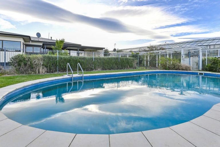 Photo of property in 39 Main Rd Clive, Clive, 4102