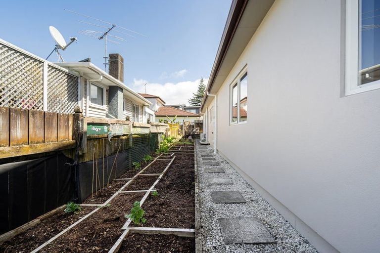 Photo of property in 16a Becroft Drive, Forrest Hill, Auckland, 0620