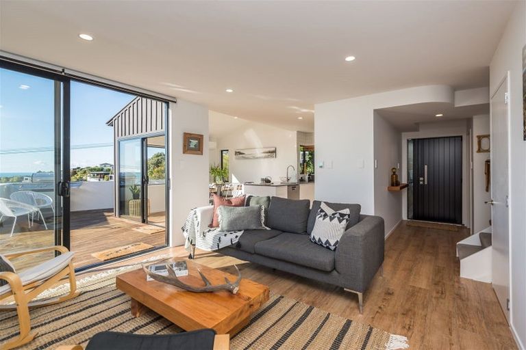 Photo of property in 2/182 Mount Pleasant, Mount Pleasant, Christchurch, 8081