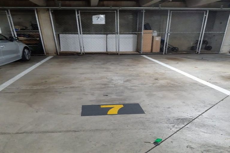 Photo of property in Gloucester Towers, 7/28 Gloucester Street, Christchurch Central, Christchurch, 8013