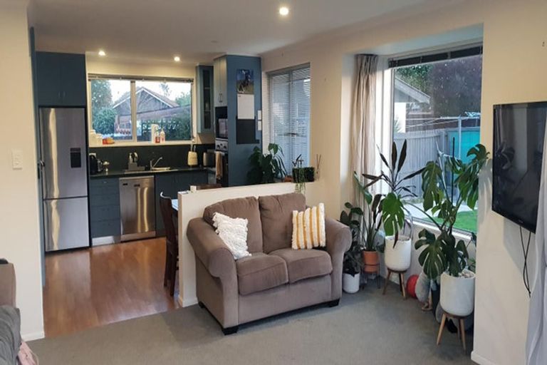 Photo of property in 2/97 Royal Park Drive, Parklands, Christchurch, 8083