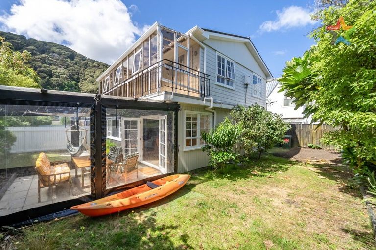 Photo of property in 9 Miro Street, Eastbourne, Lower Hutt, 5013
