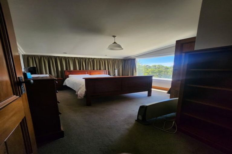 Photo of property in 28 Apuka Street, Brooklyn, Wellington, 6021