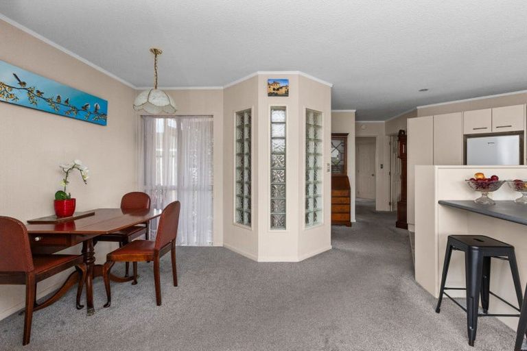 Photo of property in 11b Cheval Place, Taradale, Napier, 4112