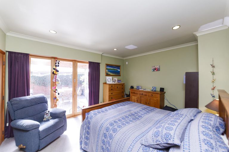 Photo of property in 38 Winston Avenue, Hokowhitu, Palmerston North, 4410
