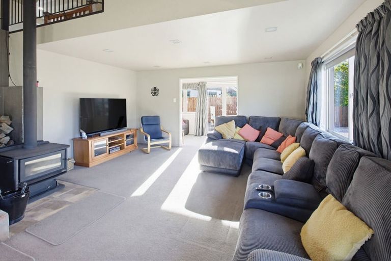 Photo of property in 8 Westoe Street, Waikaia, 9778