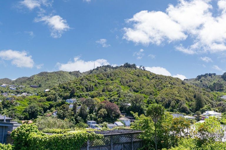 Photo of property in 15 Lucknow Terrace, Khandallah, Wellington, 6035