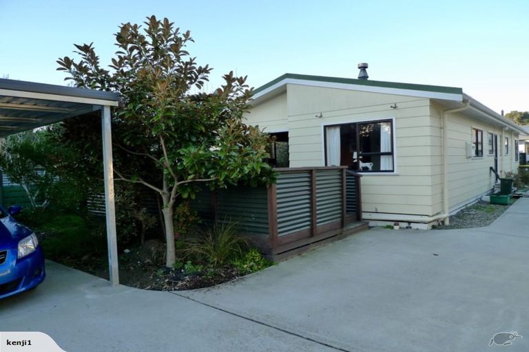 Photo of property in 175 Te Moana Road, Waikanae, 5036